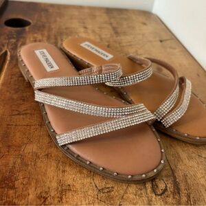 Steve Madden Rhinestone Strappy Flat Sandals Women's 6 good preworn condition